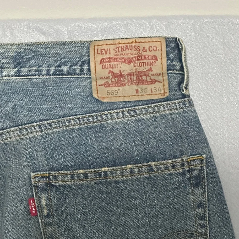 Levis levis 569